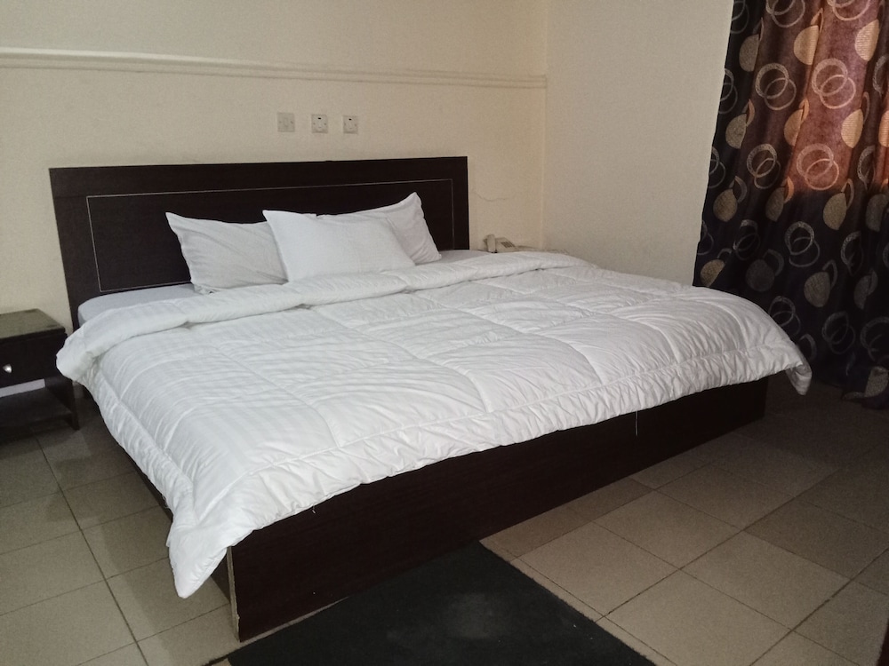 Dreamland Suites 13/45