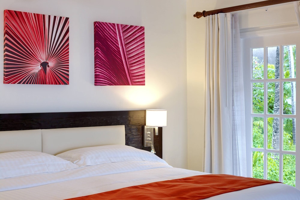 Crystal Cove by Elegant Hotels - All-Inclusive 16/50