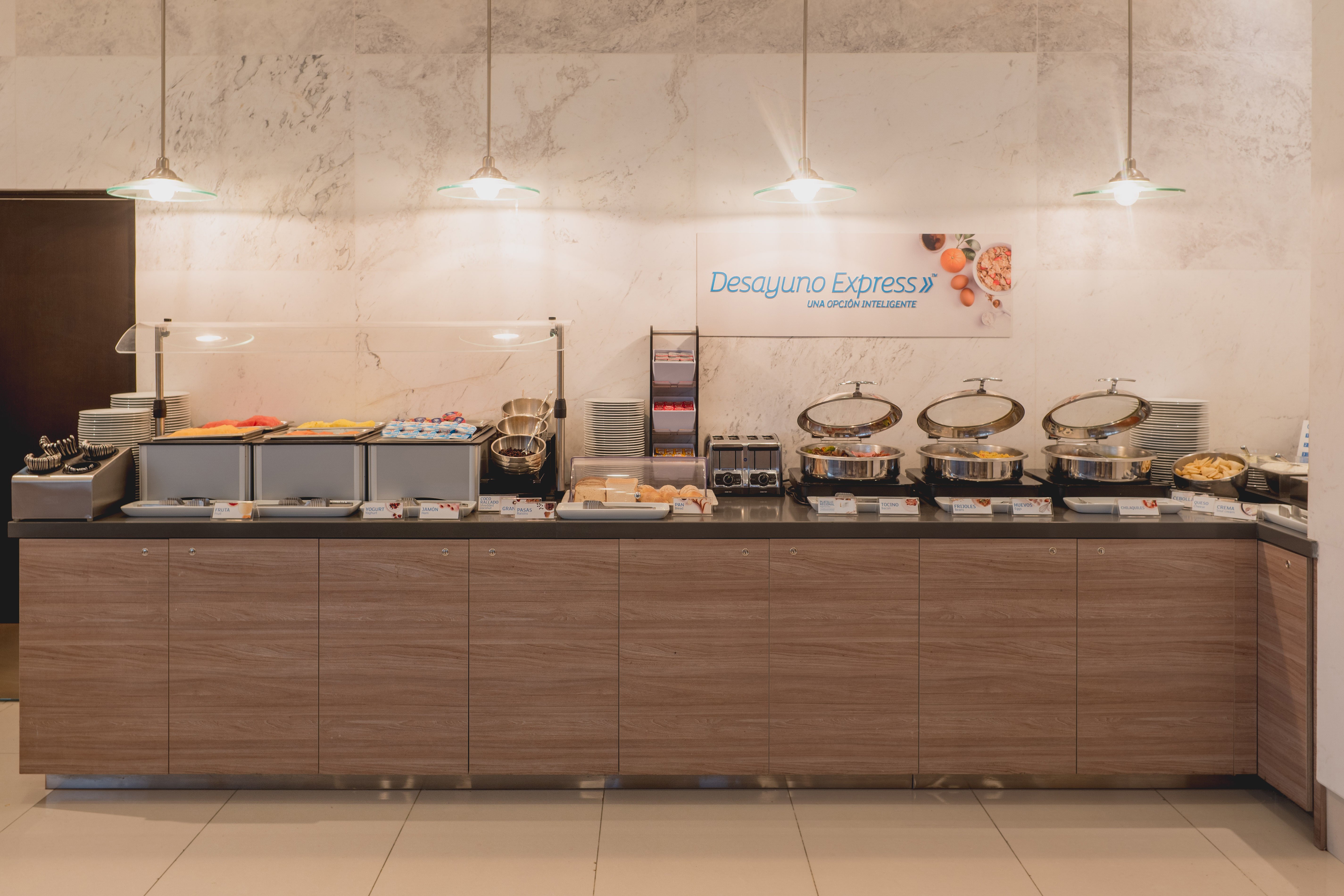 Holiday Inn Express & Suites Silao Aeropuerto - Terminal 8/26