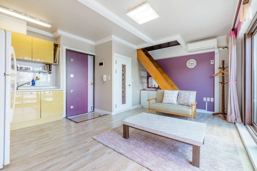 Tongyeong Pungcha Maeul Iris Pension 18/50