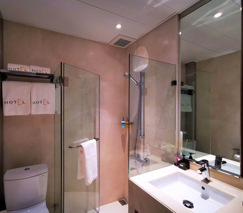 E Hotel Hong Kong 48/50