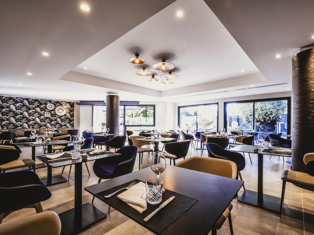 MERCURE PAU PALAIS DES SPORTS 55/67
