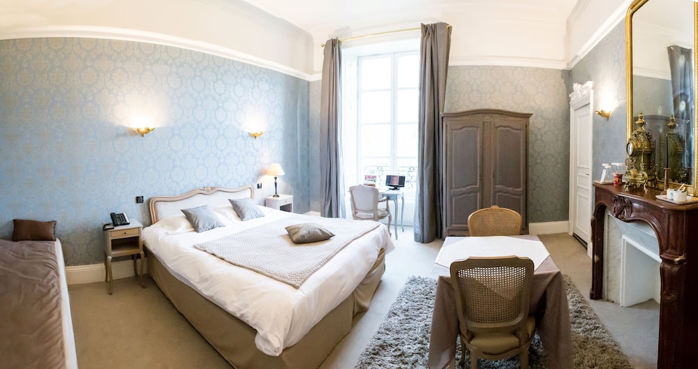 Chateau De Bellefontaine 9/50