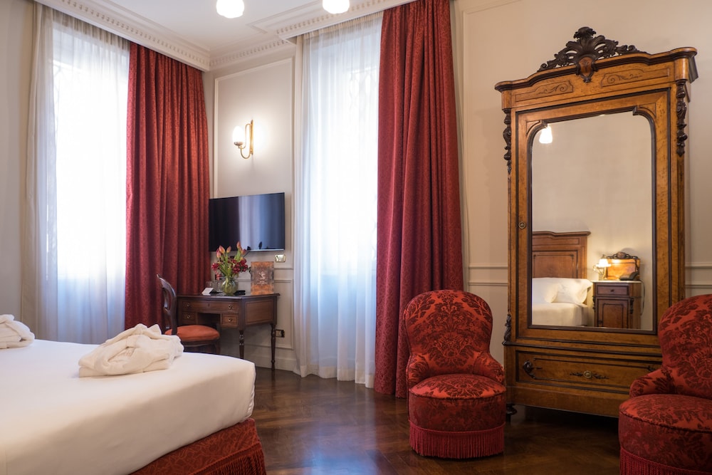 Hotel Locarno 29/73