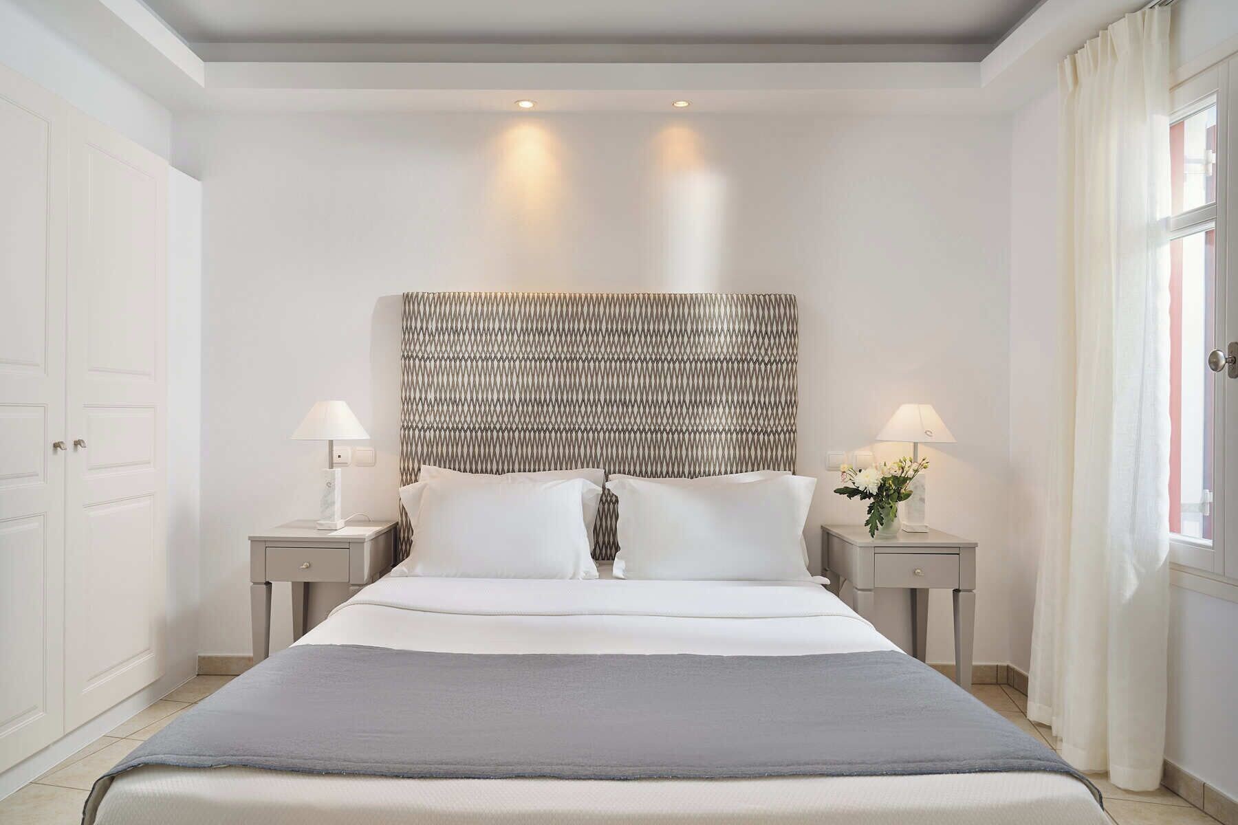 GRAND, SUITE, QUEEN BED