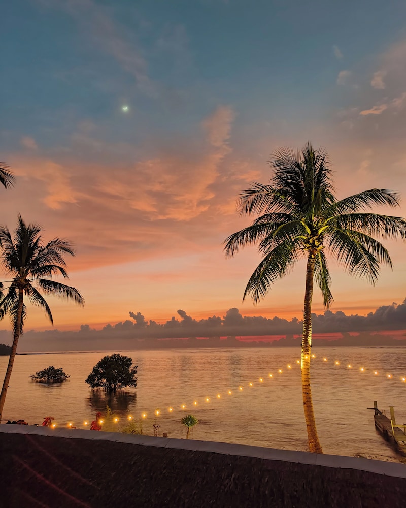 Reef Beach Resort 58/69