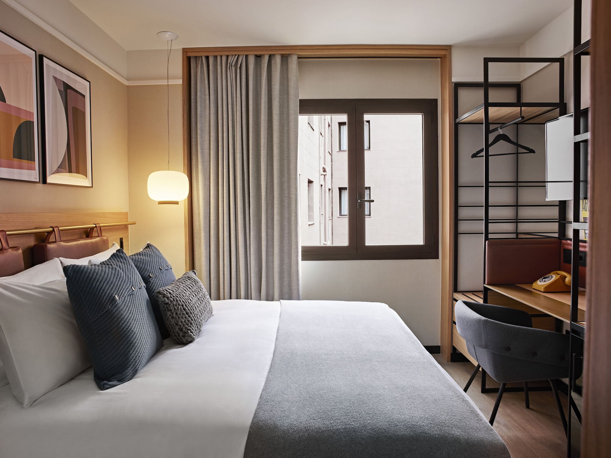 Essential, Double Bed