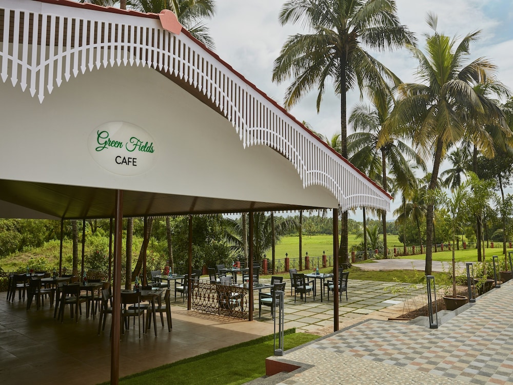 Sea Queen Beach Resort and Spa 60/69