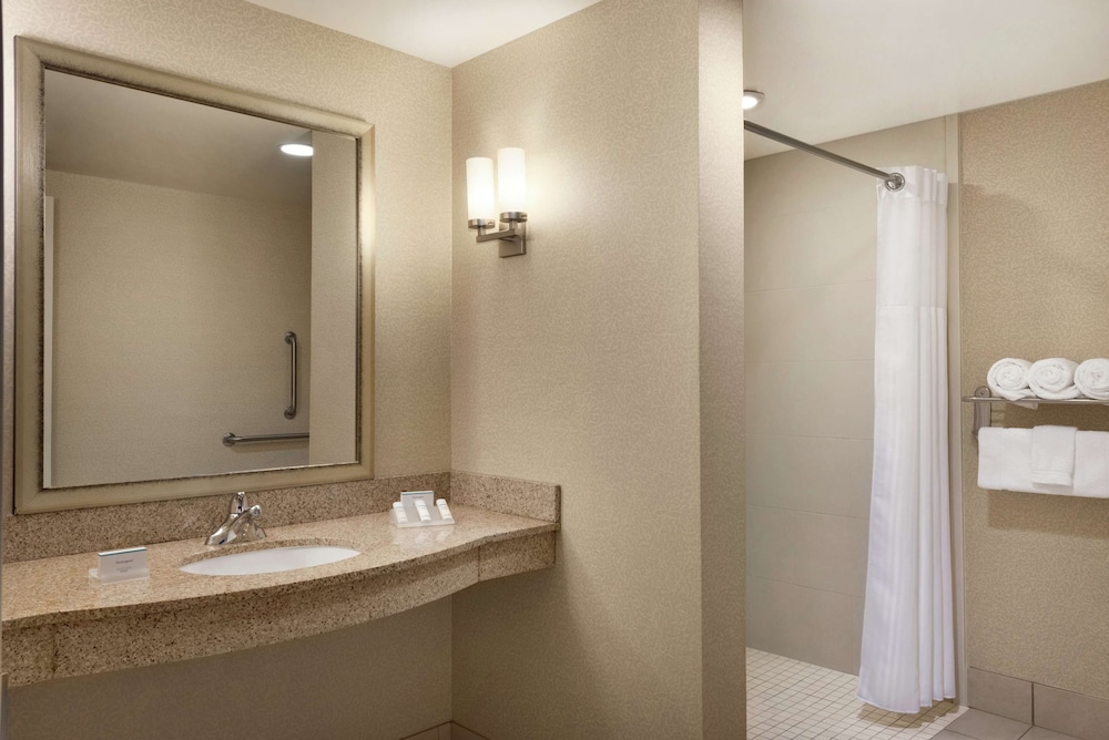 Hilton Garden Inn Minneapolis Downtown 16/56