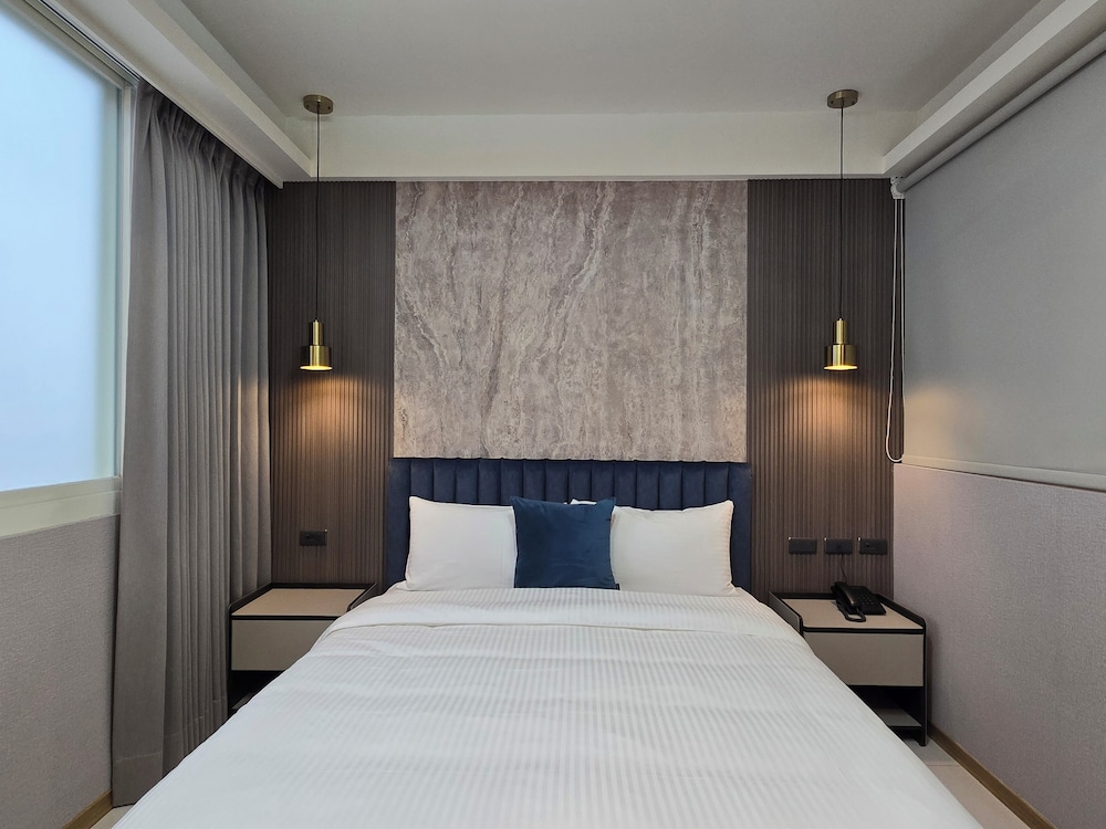 SUPERIOR, DOUBLE BED