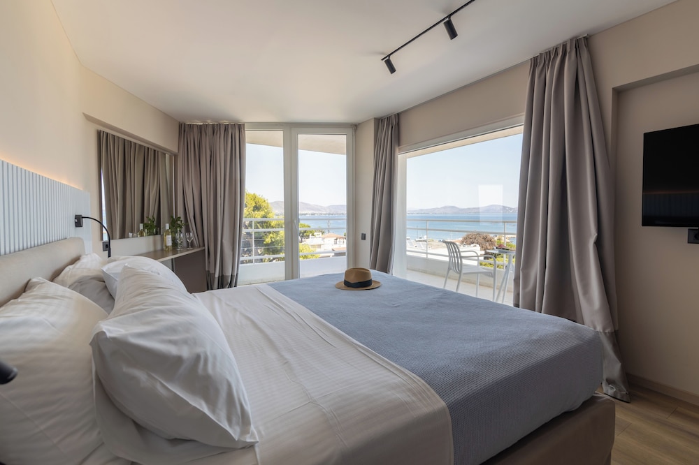 Marathon Beach Resort 33/72
