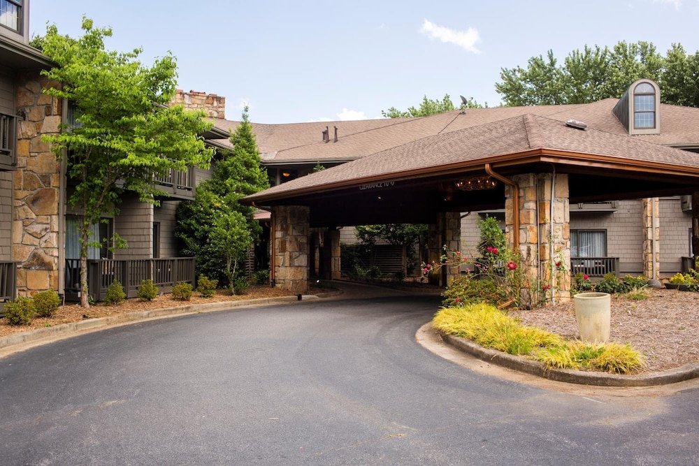 The Ridges Resort And Marina 8/66