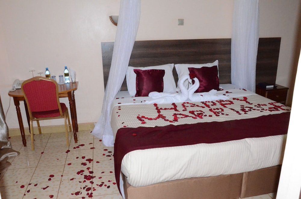 Phoenicia Hotel 19/50