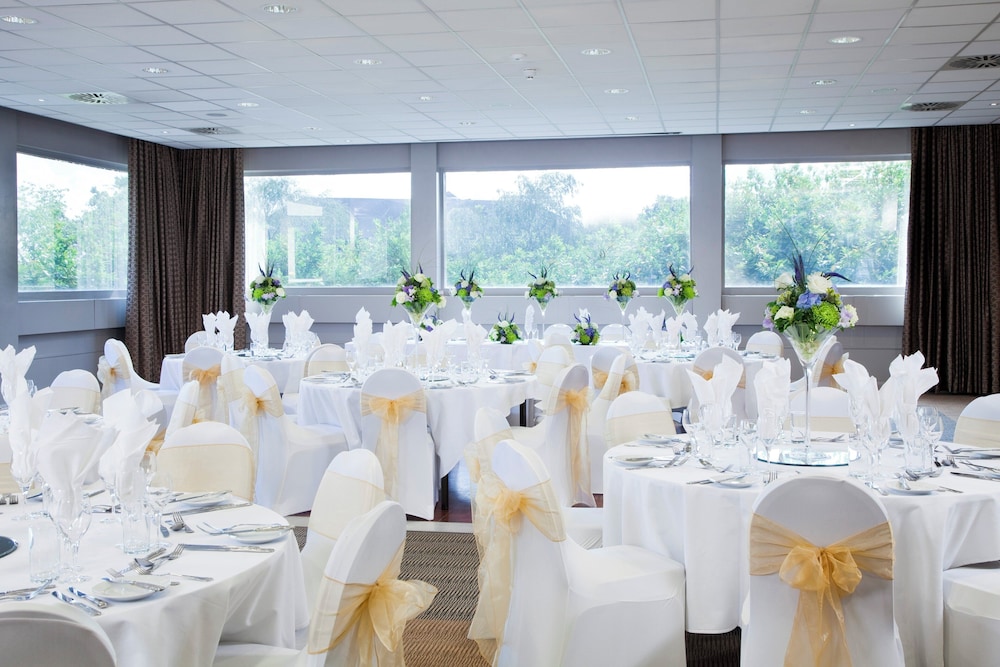 HOLIDAY INN MAIDENHEAD-WINDSOR 31/50
