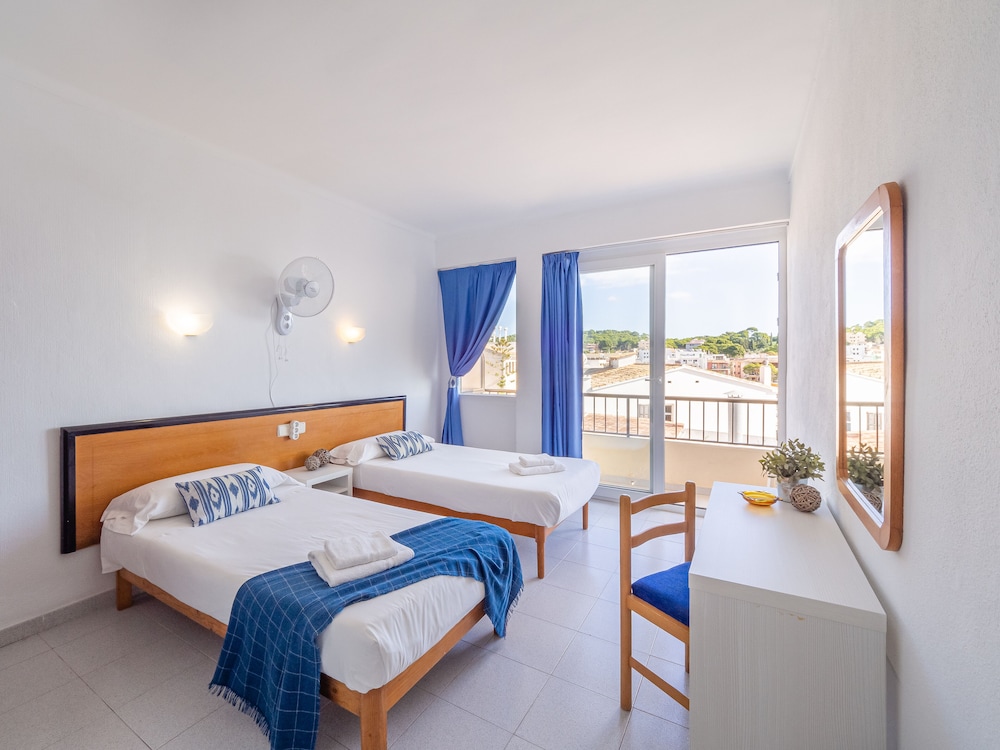 Hostal Port Corona 16/43