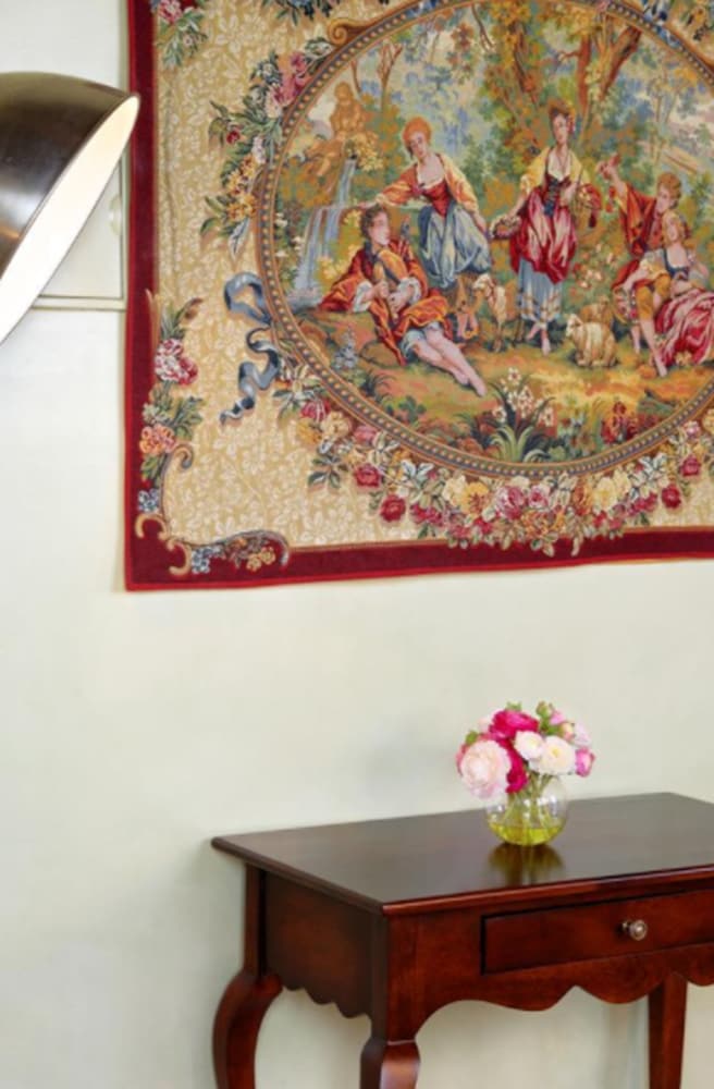 Sacristia de Santa Ana Boutique 7/40
