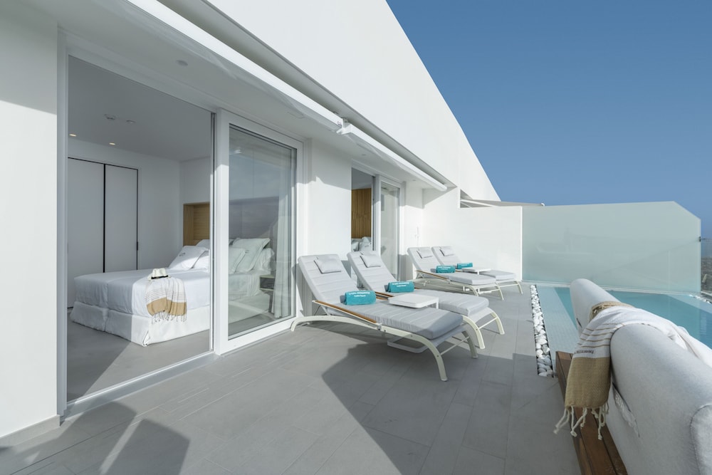 Royal Hideaway Corales Suites 3/77