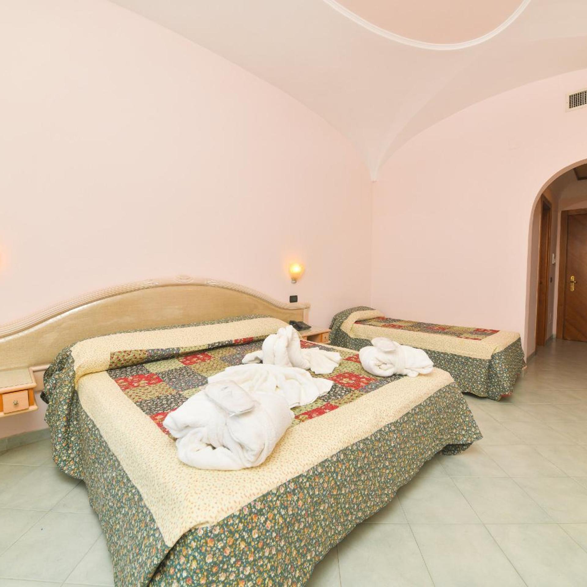غرفة ثلاثية، Hotel Terme Felix 4/6