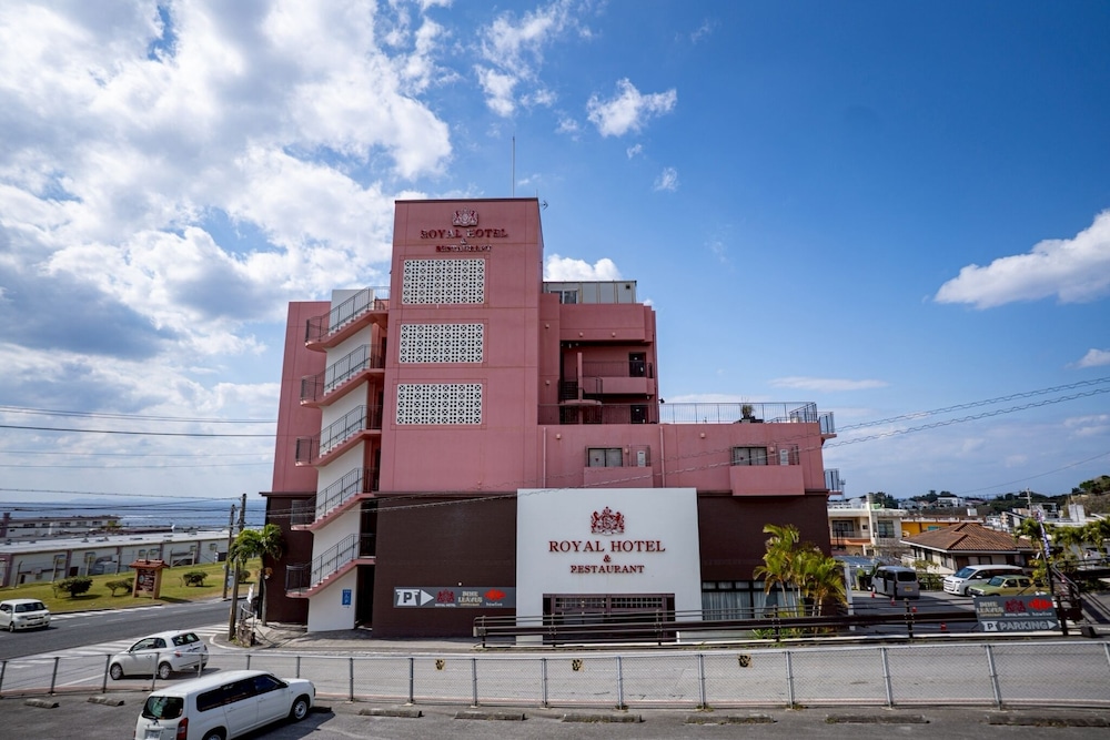 Royal Hotel 5/50