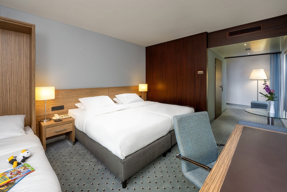 غرفة كومفورت عائلية مع أريكة، Maritim Hotel Darmstadt 5/7
