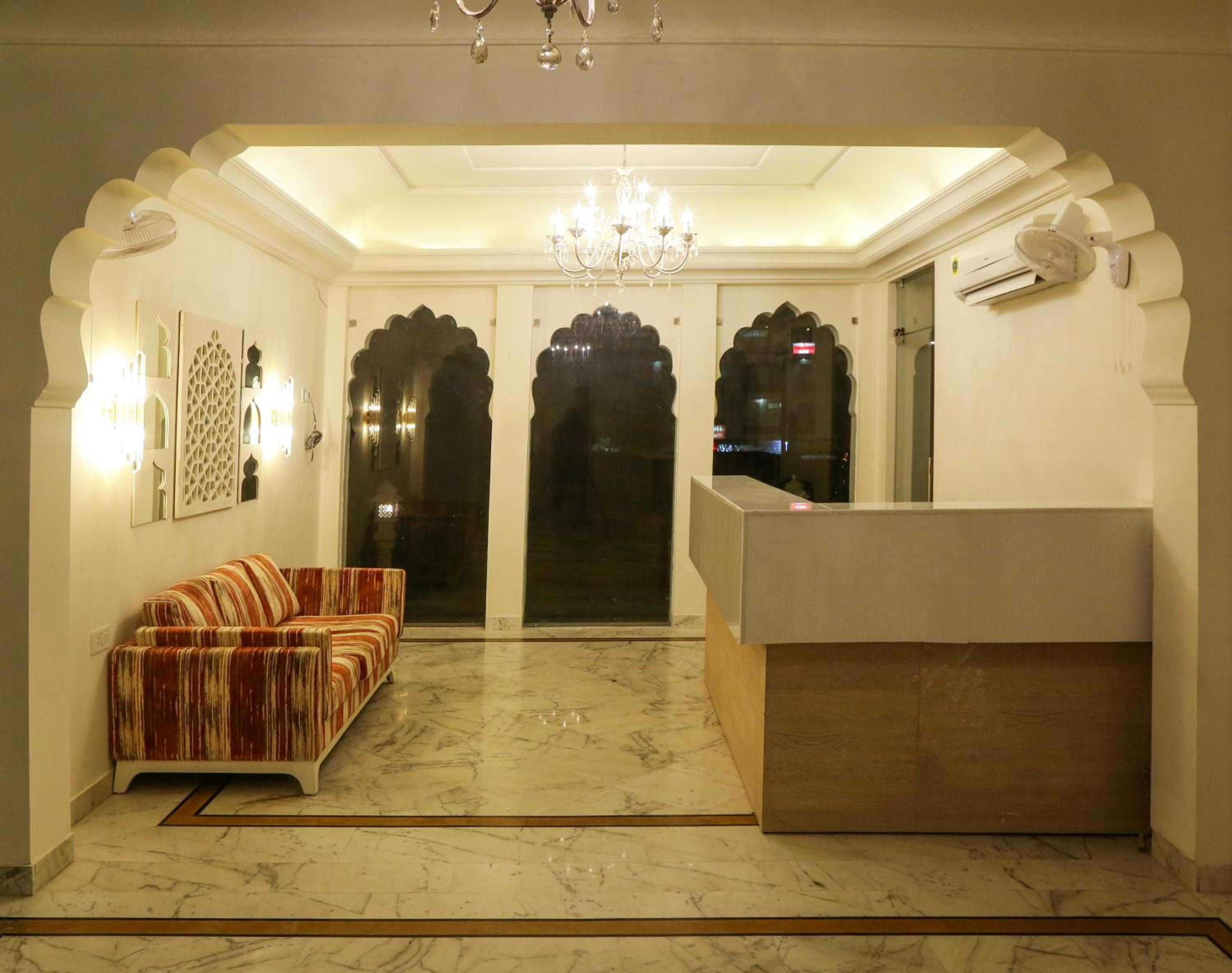 Hotel Ratangarh Palace 8/17