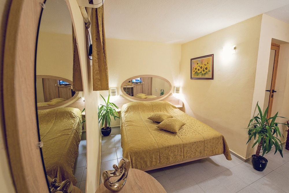 Hotel Color Varna Center 19/54