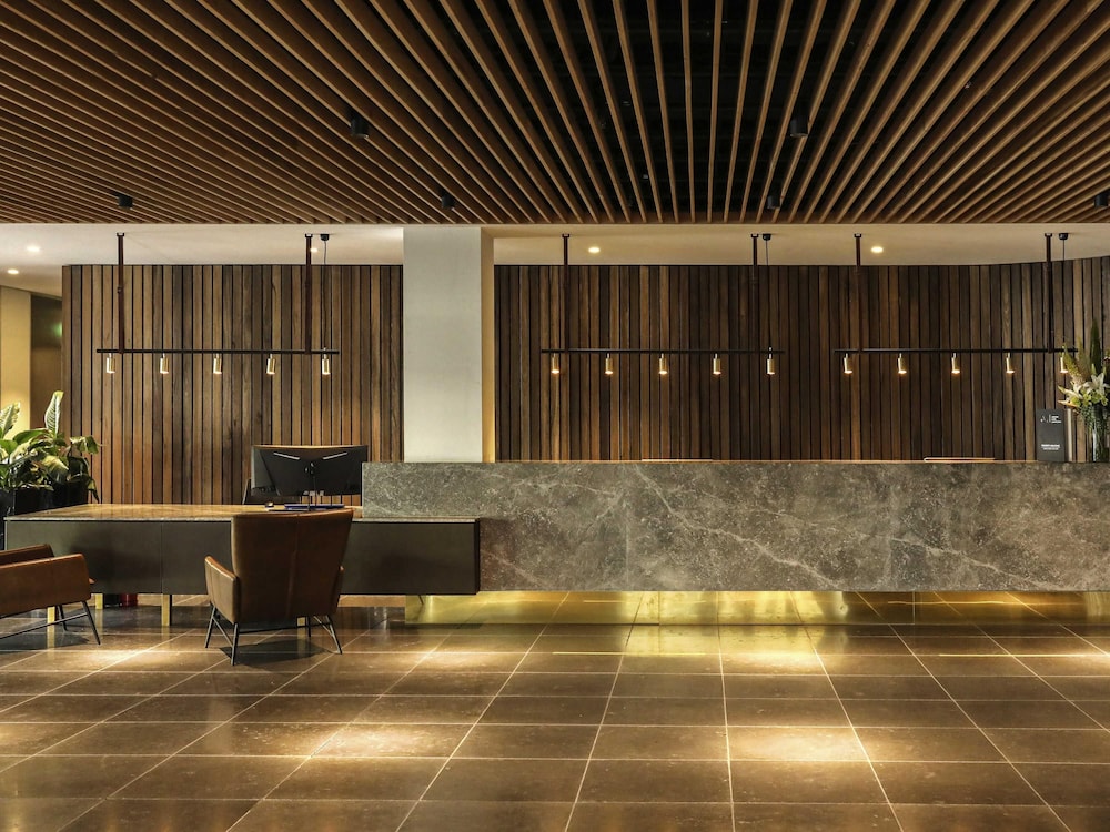 Adelaide Rockford Hotel 7/50