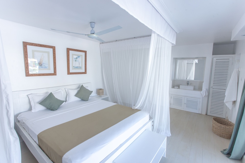 DELUXE, DOUBLE BED