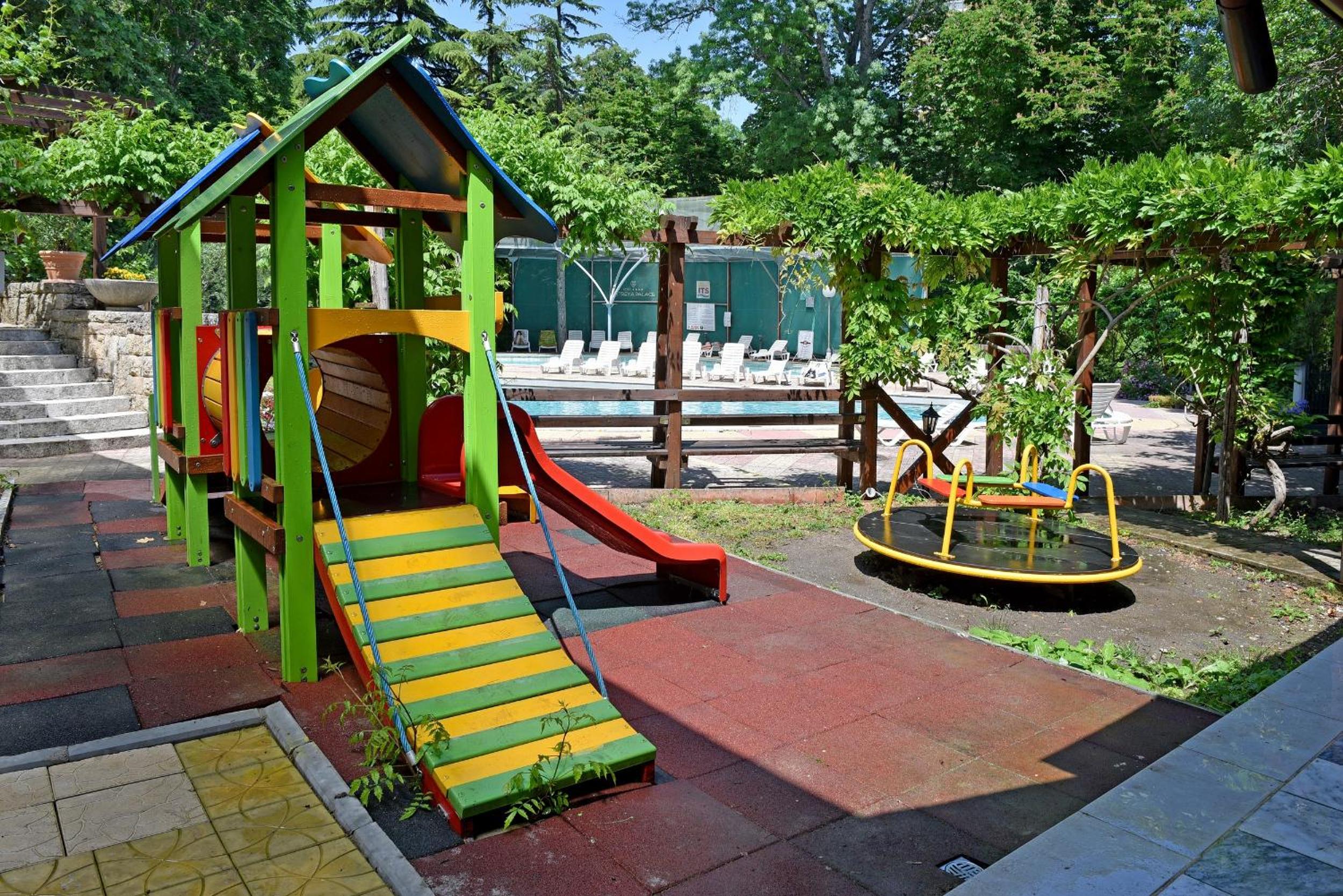 Estreya Residence 53/58