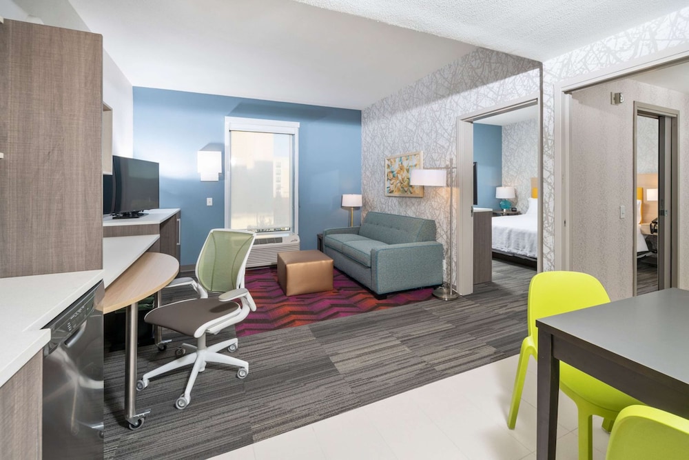 Home2 Suites by Hilton Newark Airport 15/25