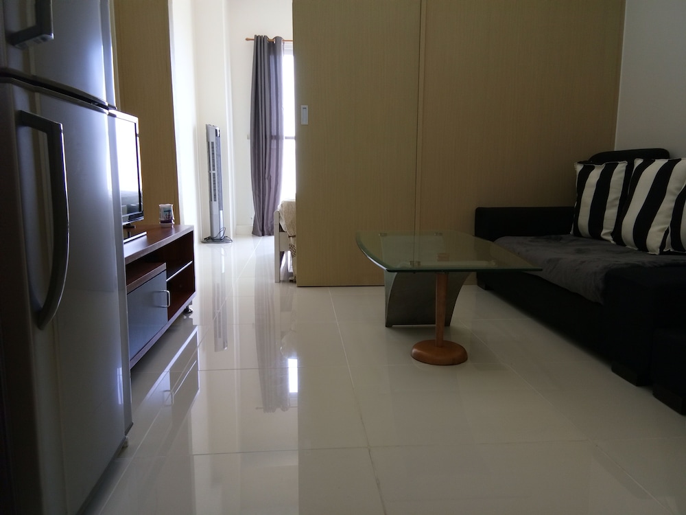 Wind Residences by SMCo 46/50