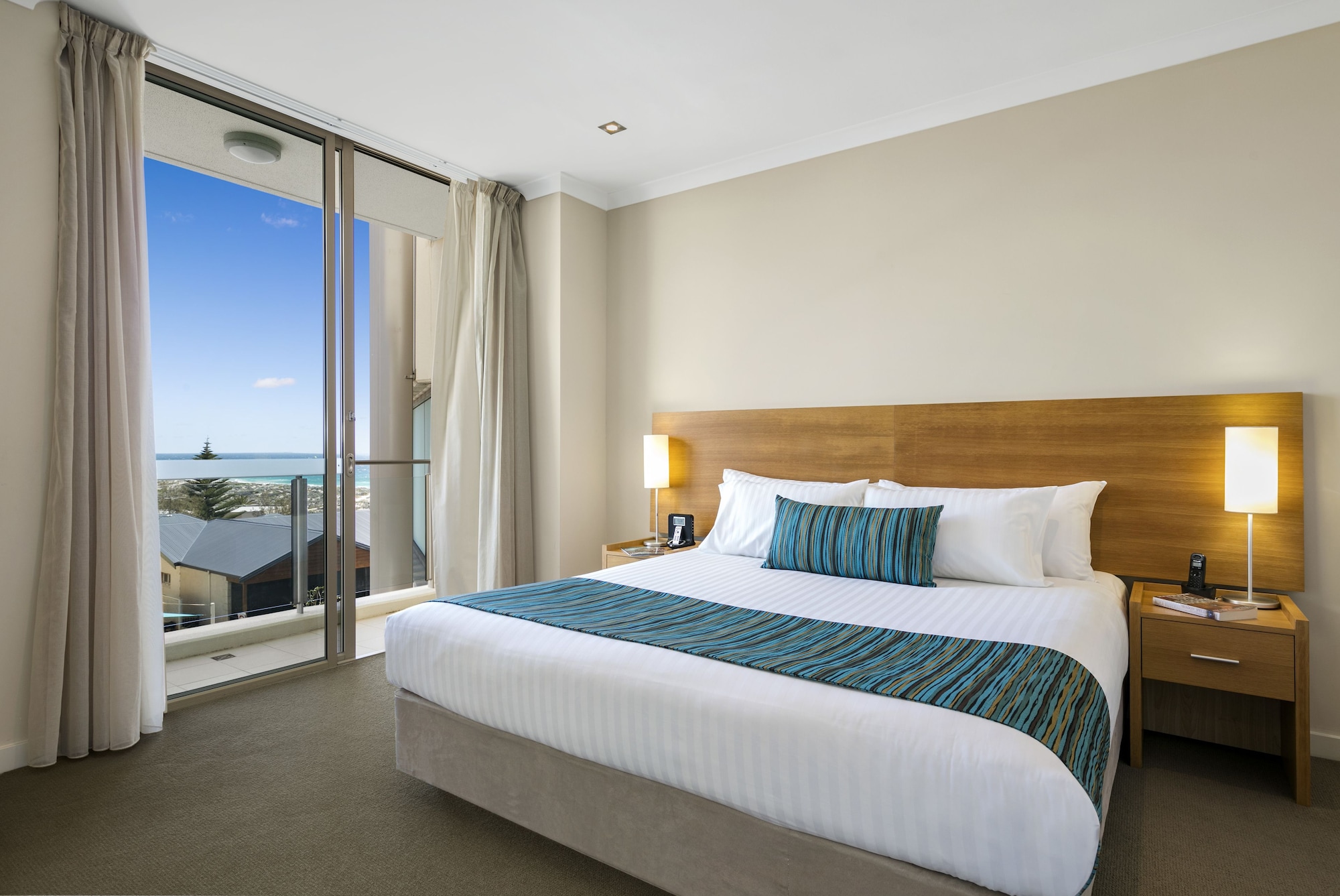 1 BEDROOM, EXECUTIVE, DOUBLE OR TWIN BED
