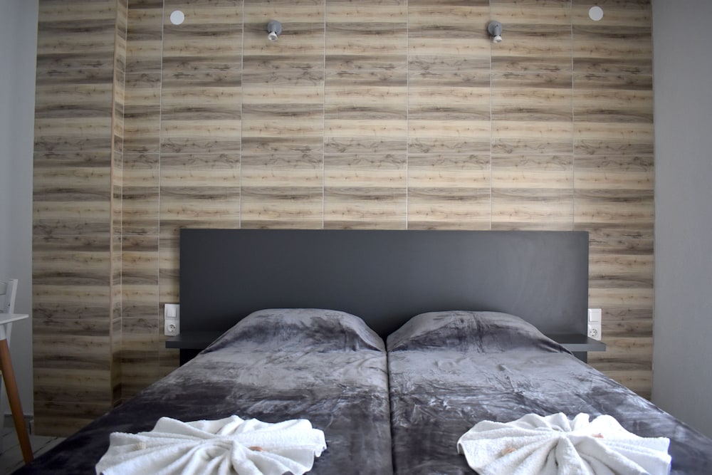 Polykratis Rooms 34/64