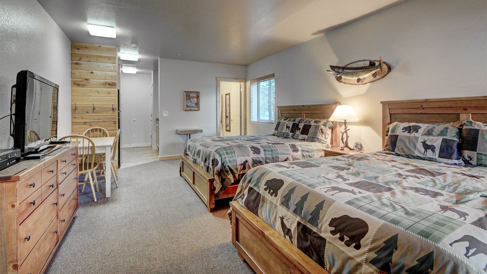 Eagle Fire Lodge Cabins 32/75