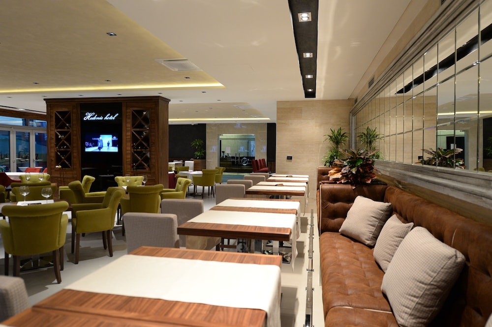 Hotel Hedonic 30/50