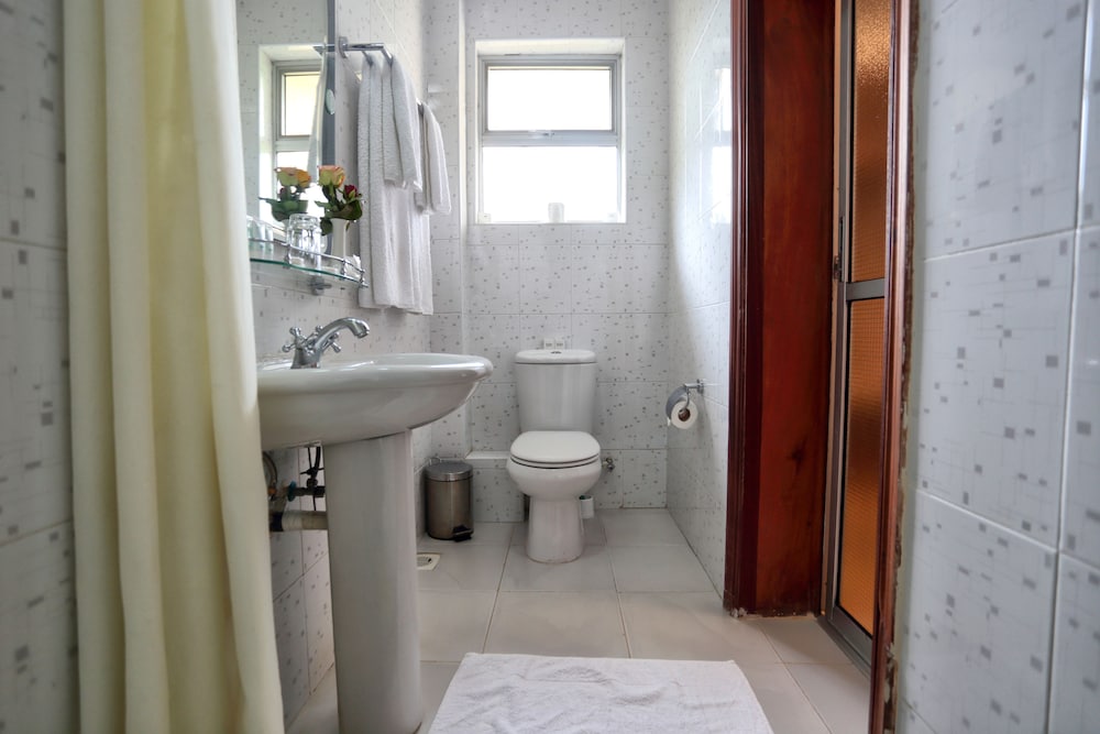 Longview Suites 49/51