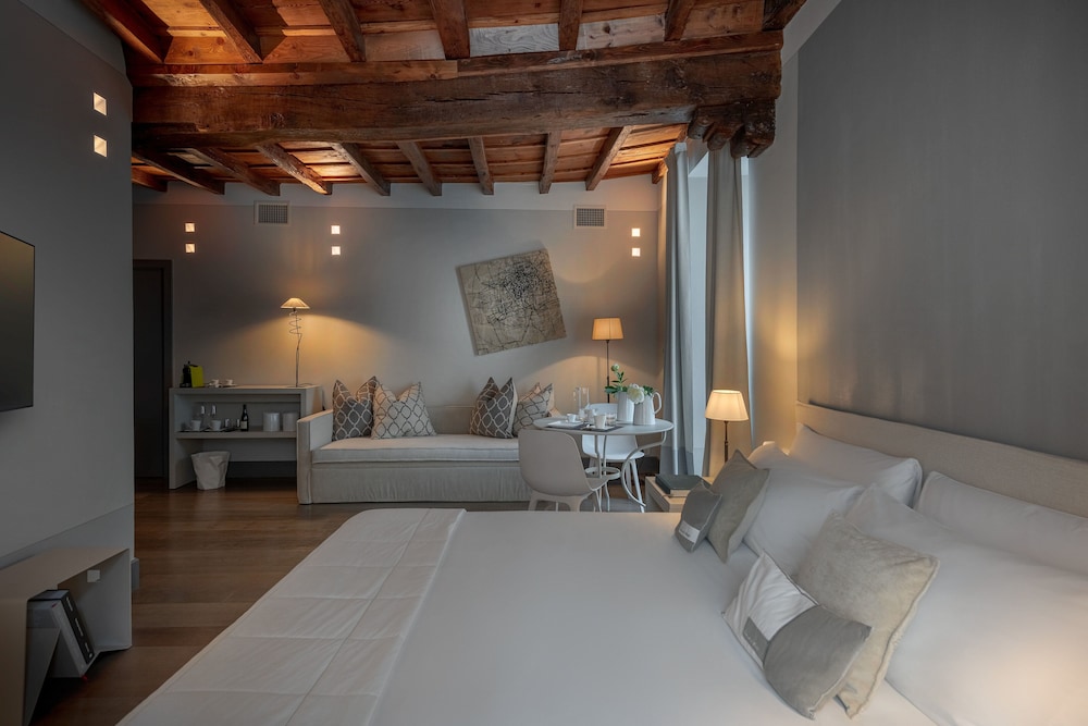 Gombithotel 44/61