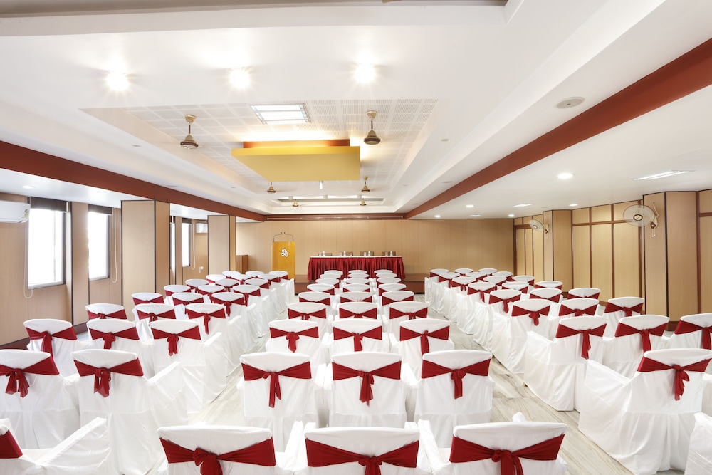 Sri Aarvee Hotels 25/30