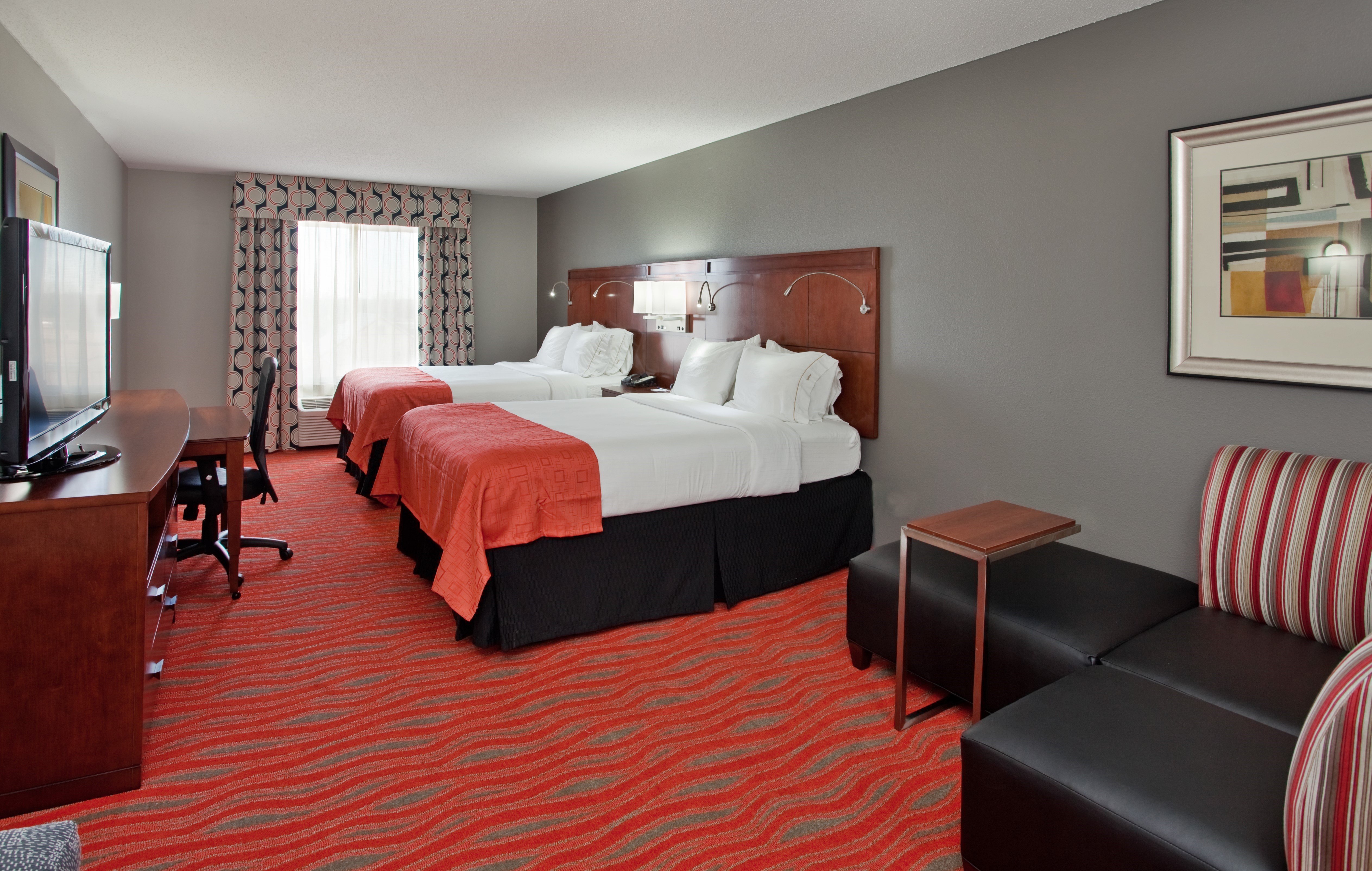 Holiday Inn Express Kearney 28/72