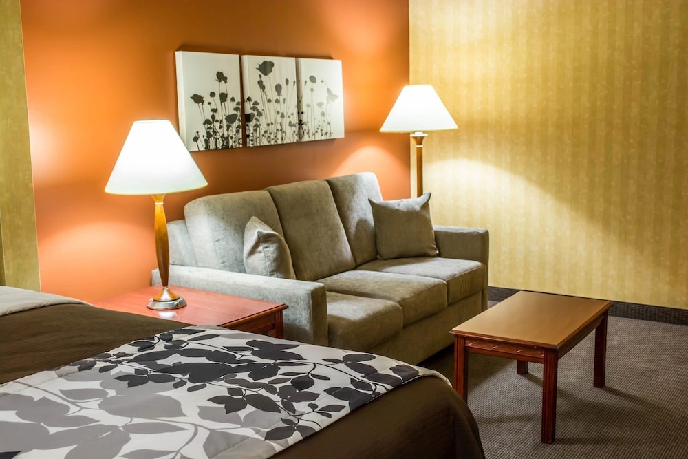 Comfort Inn & Suites Ashland - Richmond North 24/32