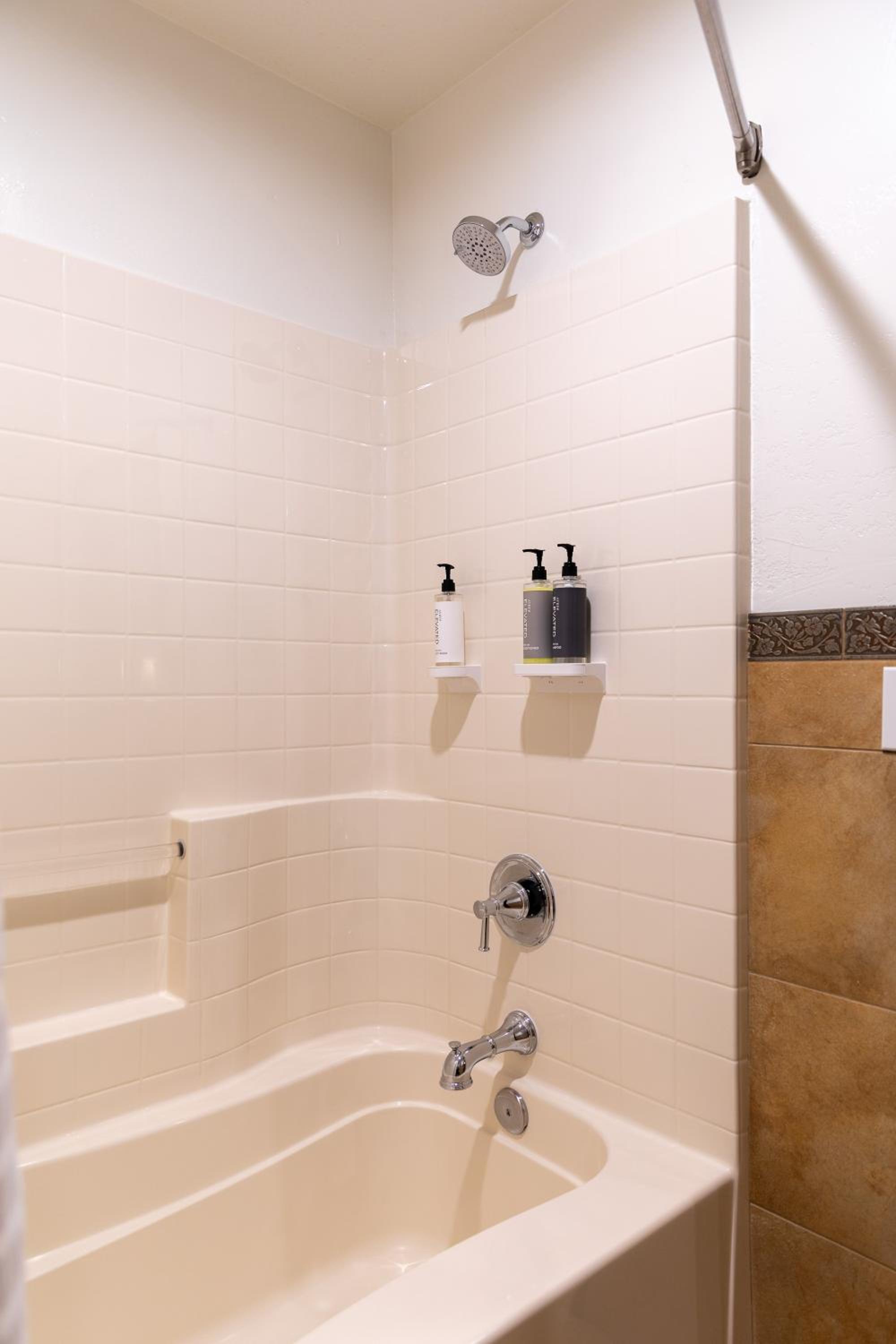 غرفة سوبيريور بسرير كينج، Ayres Hotel Redlands 6/8