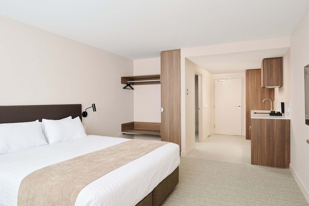 STUDIO, KING BED, PET FRIENDLY
