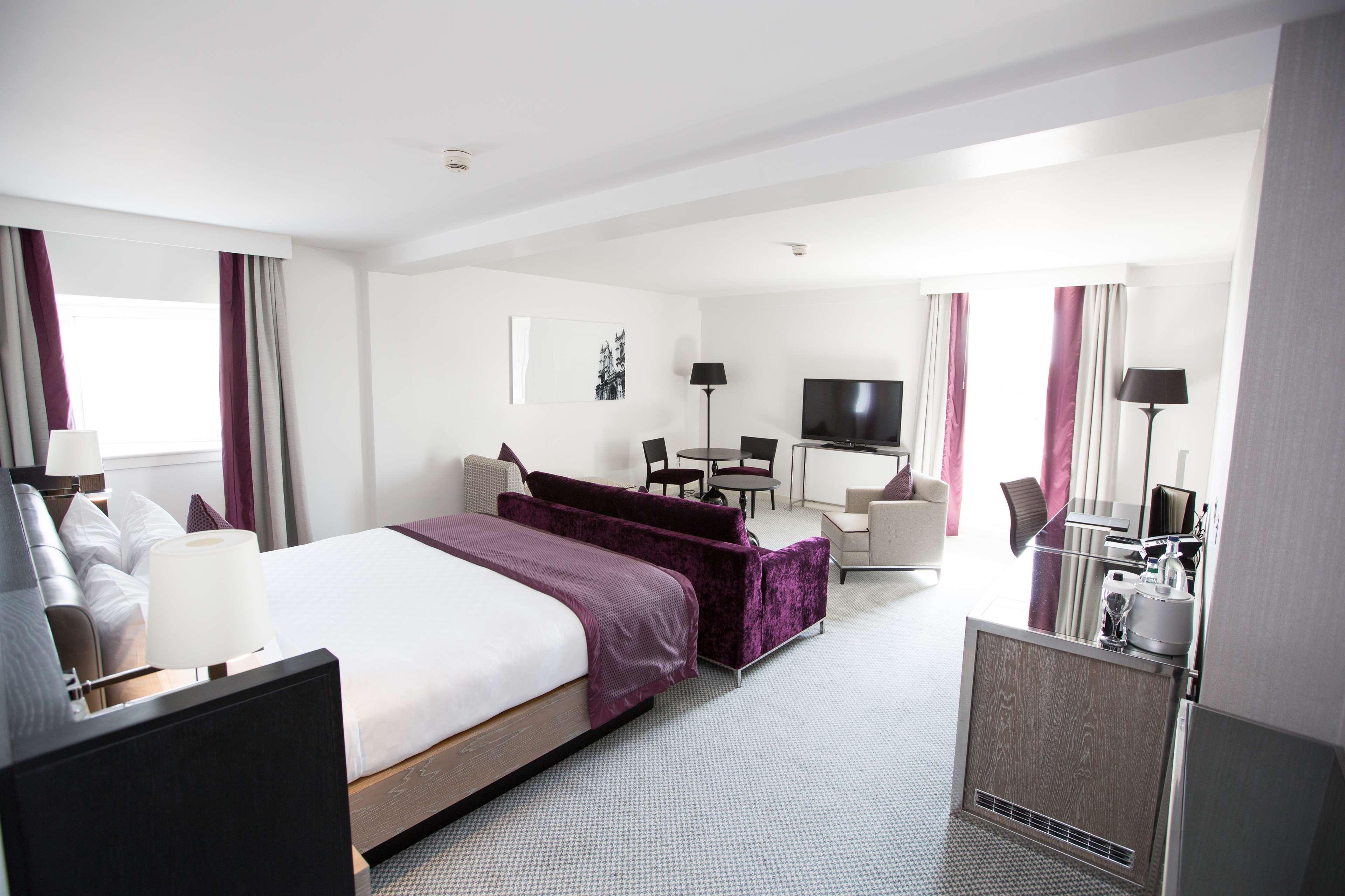 JUNIOR SUITE, LOUNGE ACCESS