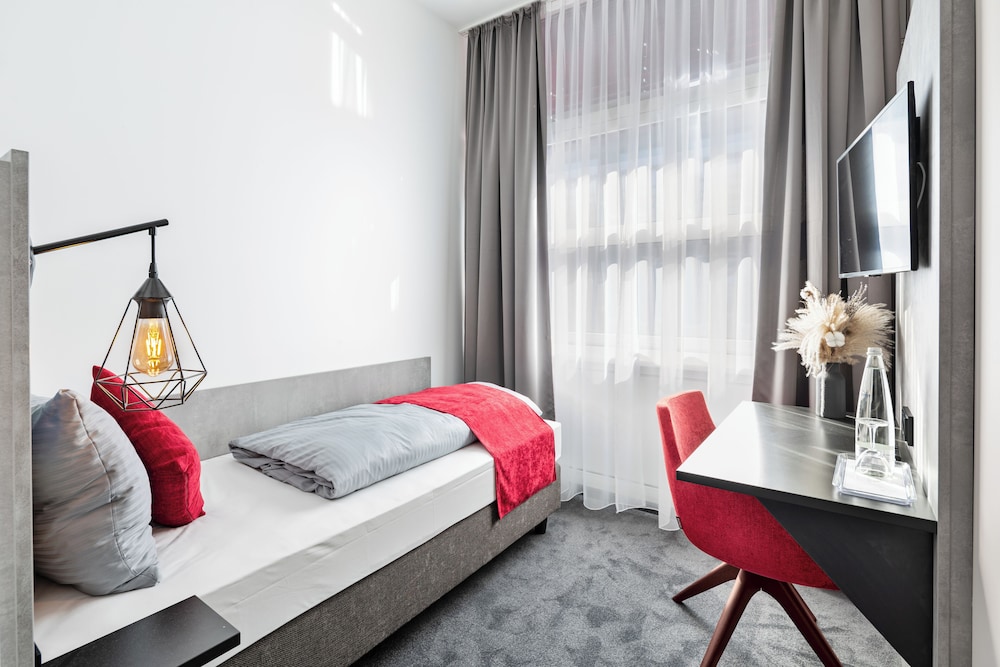 C and N Hotel an der Messe Munchen 6/50