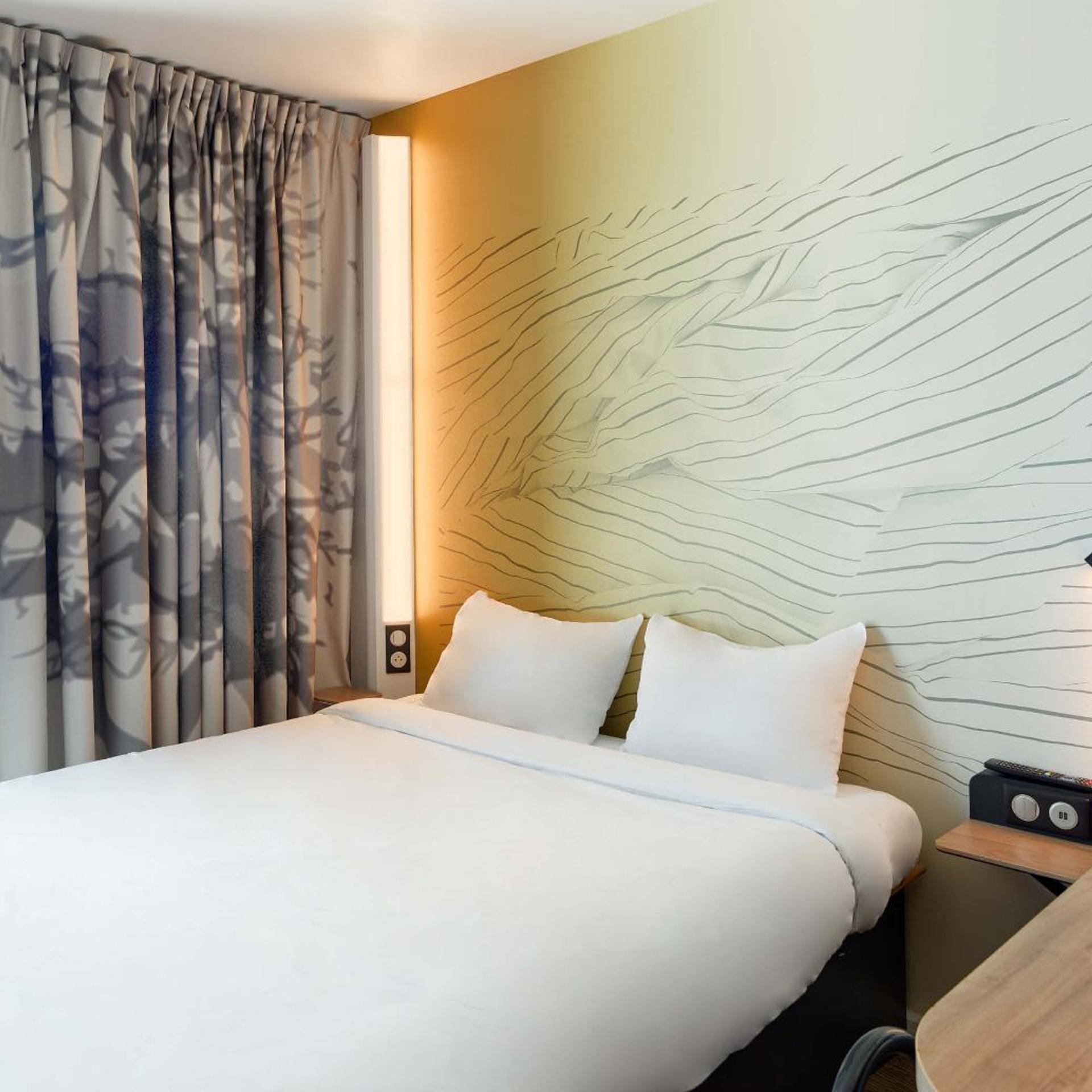 ROOM, TRIPLE