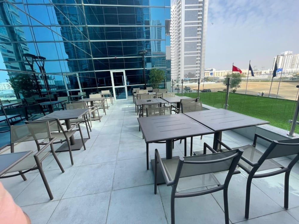 Golden Tulip Media Hotel 38/48