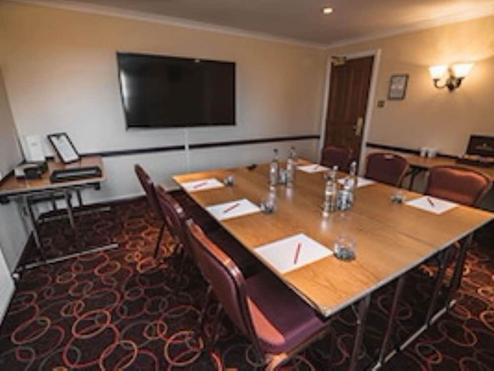 Mercure Barnsley Tankersley Manor Hotel 64/74