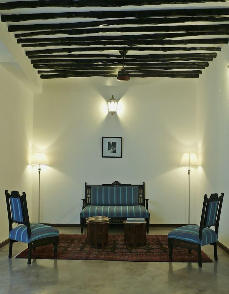 Kisiwa House 24/40