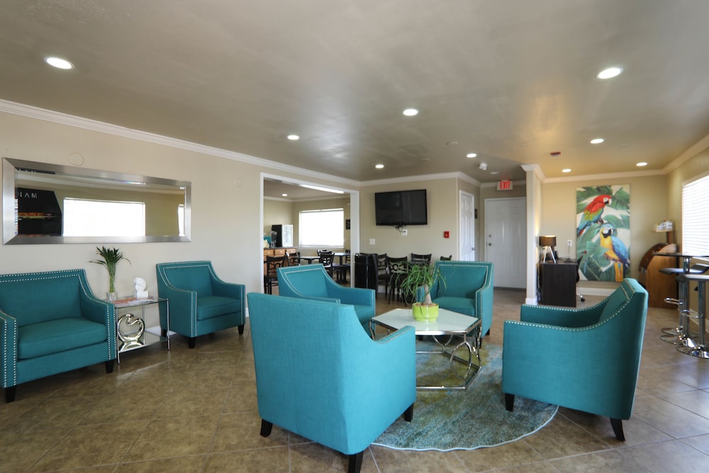 Days Inn by Wyndham Foley 24/33