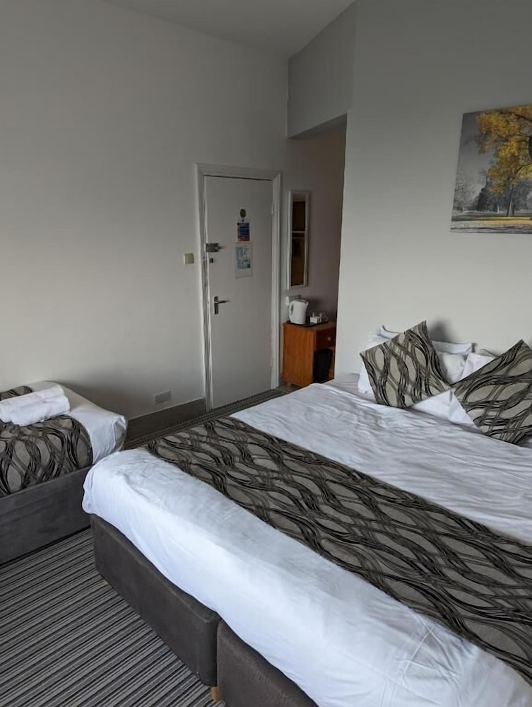 OYO Mayfair Hotel Isle of Wight 18/60